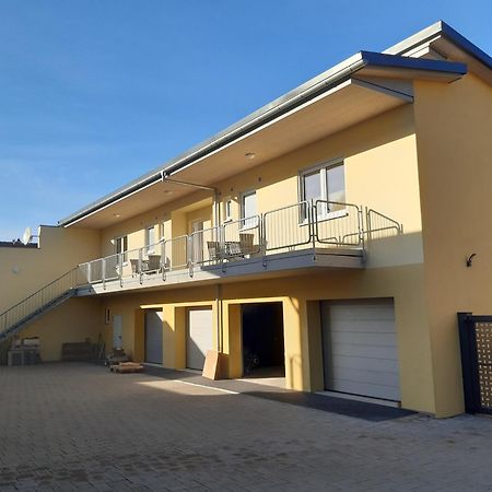 Kleine Auszeit - Ferienwohnungen In Flonheim Bagian luar foto